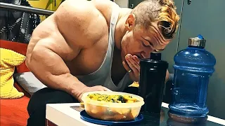 HOW DO THEY DIGEST THEIR FOOD - CRAZY 90S BODYBUILDER EATING LIKE MONSTER | INSPIRING SPACE |