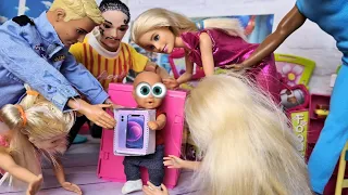 НОВЫЙ АЙФОН МАКСА🤣 Катя и Макс веселая семейка! Смешной сериал куклы в реальной жизни