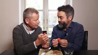 Chili Klaus & Bubber eating worlds hottest chili pepper (english subtitles)