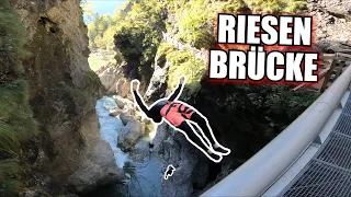 Gefährlicher & hoher Brückensprung in die Schlucht!! // Sprünge vom wunderschönen Wasserfall!