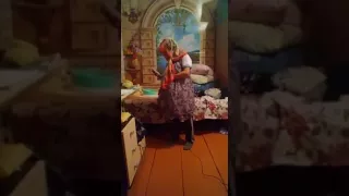 Женщины все танцуют!