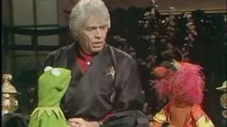 Muppet Show - James Coburn and Animal