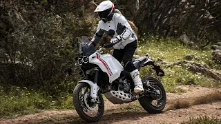 New Ducati Desert X (2022) Off-Road Driving / Extreme Adventure Bike