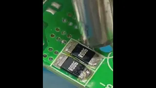 Desoldering smd fuse resistor Hand Desoldering Techniques #JLCPCB #resistor #shorts #Desoldering