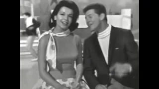 Frankie Avalon & Annette Funicello - Beach Party Medley (1965)