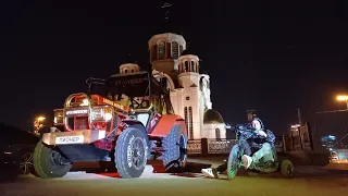 На тракторе как на джипе, еду запускать свой двигатель.