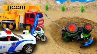 Rescue the truck from the pit with excavator and crane truck | Police car toy stories | Mega Trucks