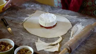 How to make Baked Brie with Pepper Jelly