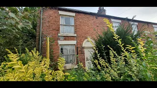 THE ABANDONED HOUSE WITH A STAIRWAY TO NOWHERE!