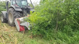 Mulczer leśny - Czyszczenie działki - Valtra