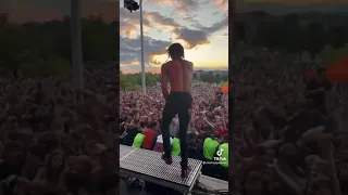 Nle Choppa performing MMM HMM  and crowd goes insane 🔥