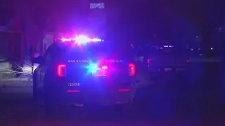 Man is shot after trying to protect his child from a group of teens, SAPD says