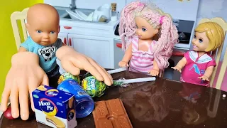 HANDS ARE RAKING! Katya and Max are a fun family! Funny Barbie Dolls and LOL Darinelka TV series