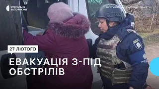 Із прифронтового Приморського Запорізької області поліцейські евакуювали літню жінку