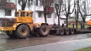 Russian monster tractor Kirovets K-700 jumps