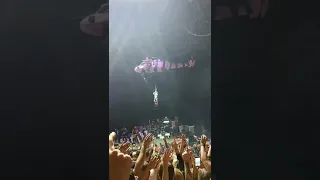 MACHINE GUN KELLY - HELICOPTER ENTRANCE - Leeds Uk