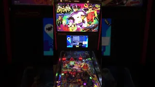 Batman 66 Pinball Machine Review & Gameplay - 9.875 - Stern Pinball