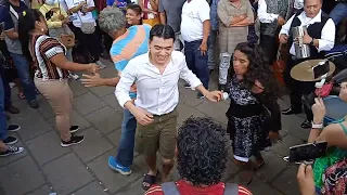 Familia Polillo de vuelta El parque Libertad