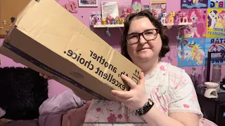 Unboxing another early Birthday gift from my Parent’s 🖤