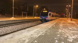 IC 3720 slithering out of Łodz Widzew station