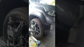 hilux (conquest)wheel alignment&camber correction..