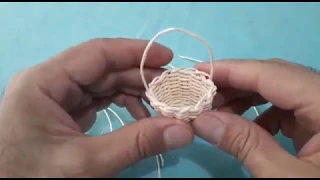Cómo elaborar una mini canasta de mimbre