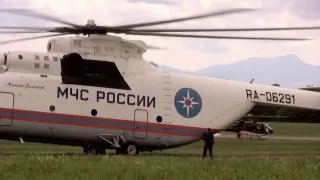 Mil Mi-26 Hélicoptère Russe géant décollage Lausanne le plus gros hélicoptère du monde