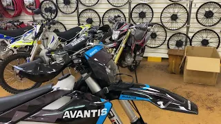 Видеообзор мотоцикла Avantis Enduro 250 с двигателем PR250 и электронной системой впрыска топлива CS