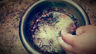 Pumpkin baking soda into vinegar ASMR