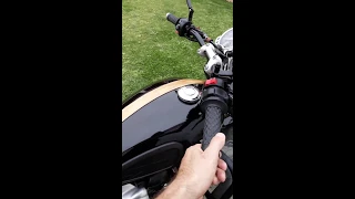 Triumph Street Twin - Vance and Hines exhaust