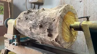 From Jackfruit Wood to Unique Decorative Vase || The Craftsman Has excellent Woodturning Skills