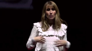 On est tous égaux face à la douleur. | Sarah Pebereau | TEDxChampsElyseesWomen