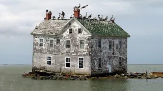 15 Most Incredible Abandoned Homes In The World