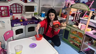 🍩JUGANDO A LA COCINITA CON COMIDA FALSA🍝