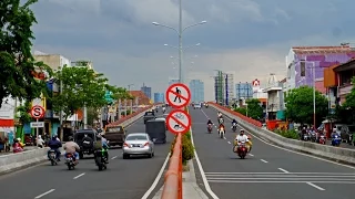 Walking in Surabaya (Indonesia)