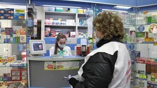 Волонтеры Ревды развозят пенсионерам лекарства и продукты