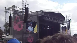 Cast-walk away ,v-festival