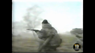 (Уникальные кадры!) СОБР в Грозном, Чечня 1996г.    2 часть (бой)