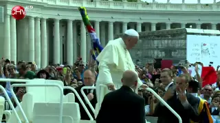 Bergoglio, un Papa que rompe con los cánones tradicionales - Yo, Francisco