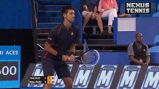 Novak Djokovic imita a Ana Ivanovic