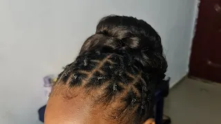 QUICK AND EASY CRISS CROSS RUBBER BAND HAIRSTYLE ON 4C NATURAL HAIR. #4chair
