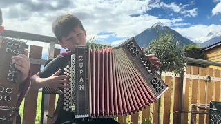 Noch einmal erklingt der Walzer / Fabio 7 Jahre / Schenna / Südtirol / steirische Harmonika