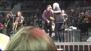 Bruce Springsteen - 2016 - Detroit - Shout w Bob Seger - HQ Audio