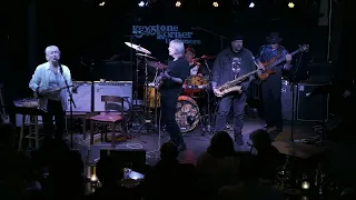 STANDING OVATION: Mike Stern, Dennis Chambers, Gary Grainger, Leni Stern & Bob Franceschini (2/9/23)