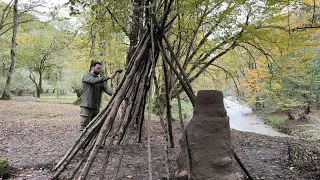 Survival Skills & Building A Warm Shelter With Small Axe, Autumn Bushcraft,Fountain,Fireplace(part1)