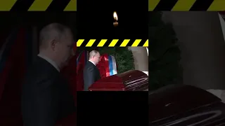 Путин приехал на церемонию прощания с Жириновским