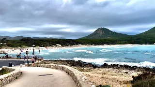 Cala Agulla 💚🏖 Cala Ratjada 💚 hohe Wellen 🌊☀️Mallorca 🇪🇸 schöne Strände 🌴beliebt 🌅 Beachwalk