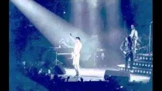 13. Improv/Now I'm Here (Queen-Live In Brussels: 12/12/1980)