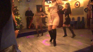 Зажигательный танец девушек под лезгинку на девичнике !!! Танцы девушек. Лезгинка музыка.