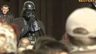 Дарт Вейдер после отказа в регистрации в кандидаты кричит под ЦИК "Ганьба!"